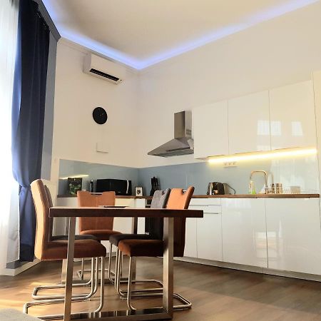 Luxurious Apartment With Balconies In Downtown Bp Budapeste Exterior foto